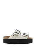 Sandalia Amália Plataforma de Piel Off-White y Tachuelas