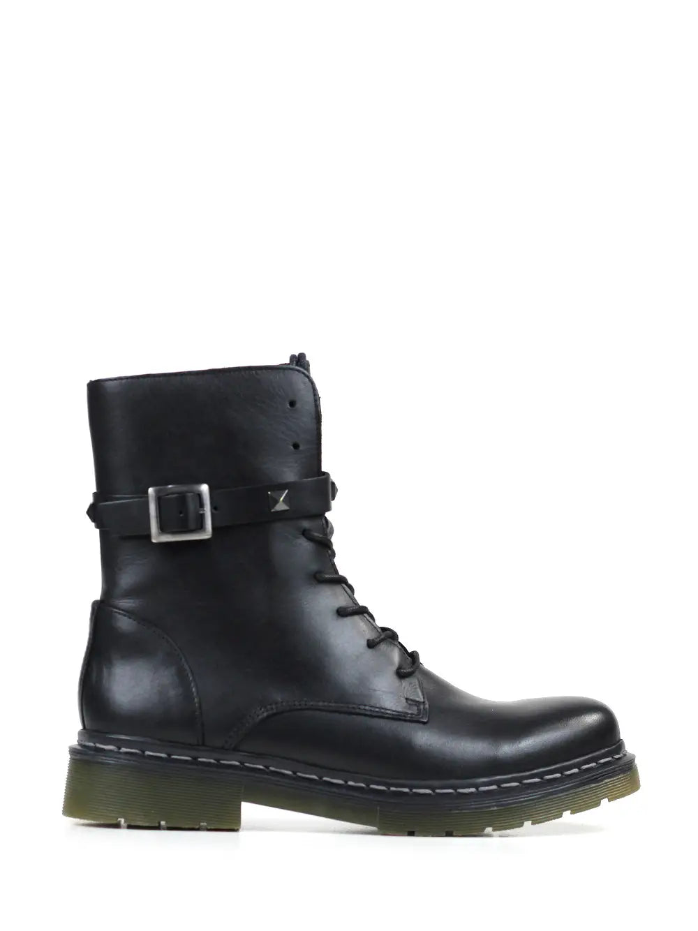 Bota negra de piel y hebilla