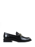 Mocasines negros de piel con detalle dorado