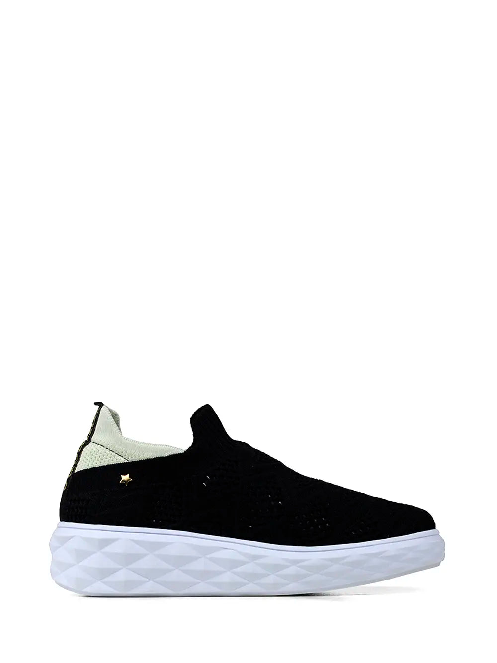 Zapatillas de tela negras y suela voluminosa