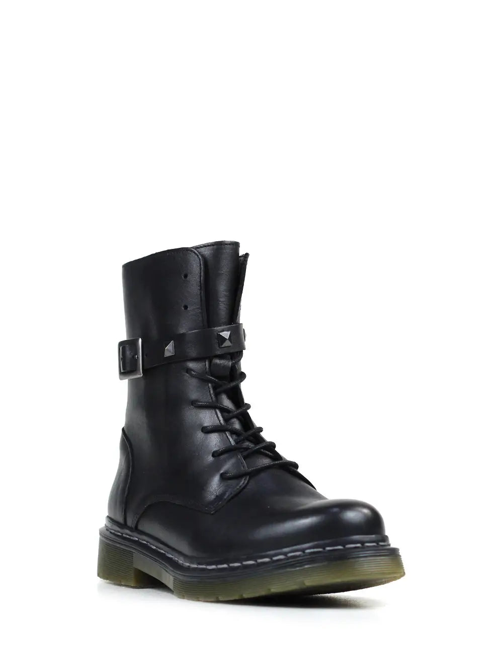 Bota negra de piel y hebilla