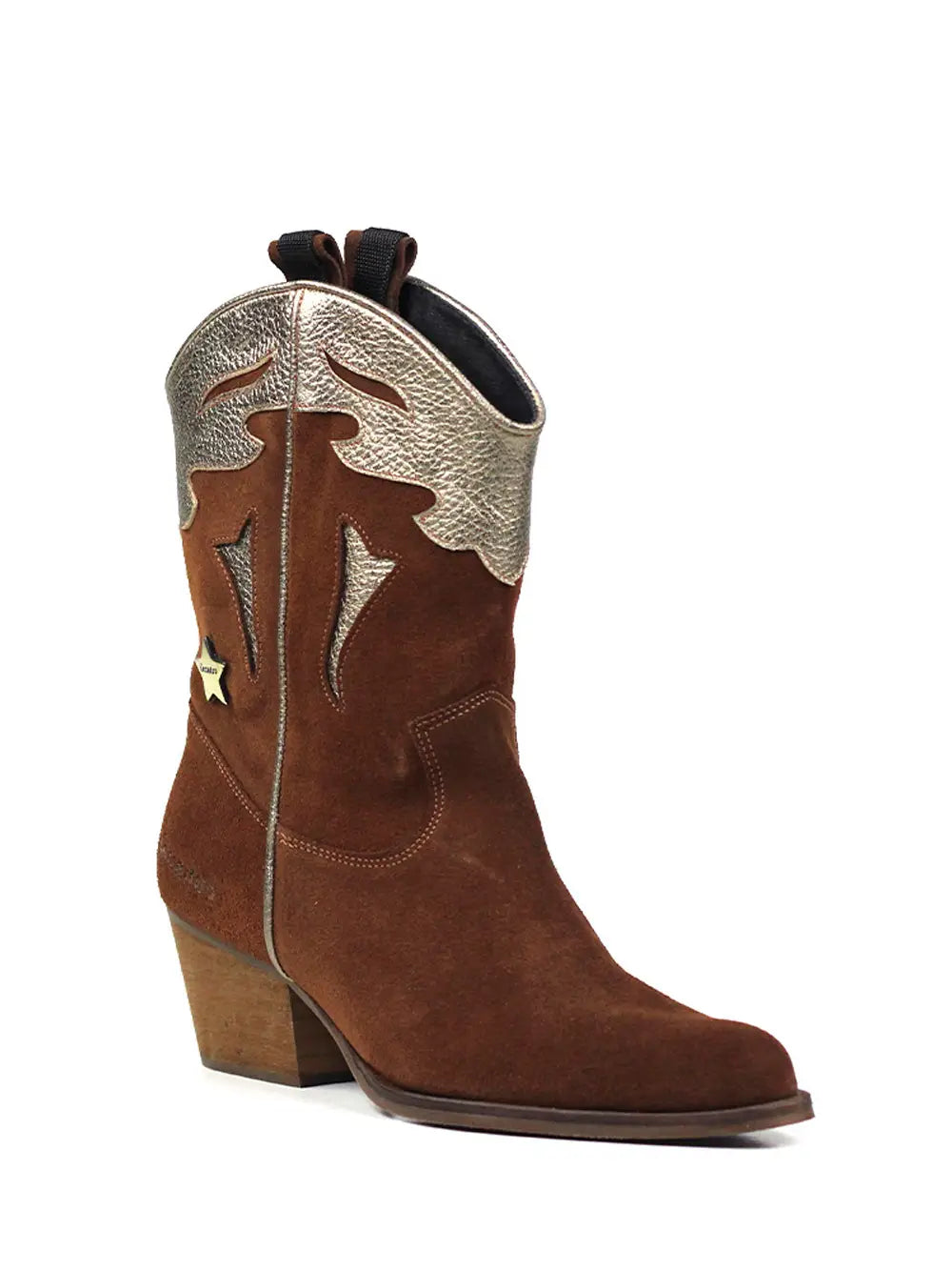 Bota em Camurça Castanha com Pormenores em Dourado