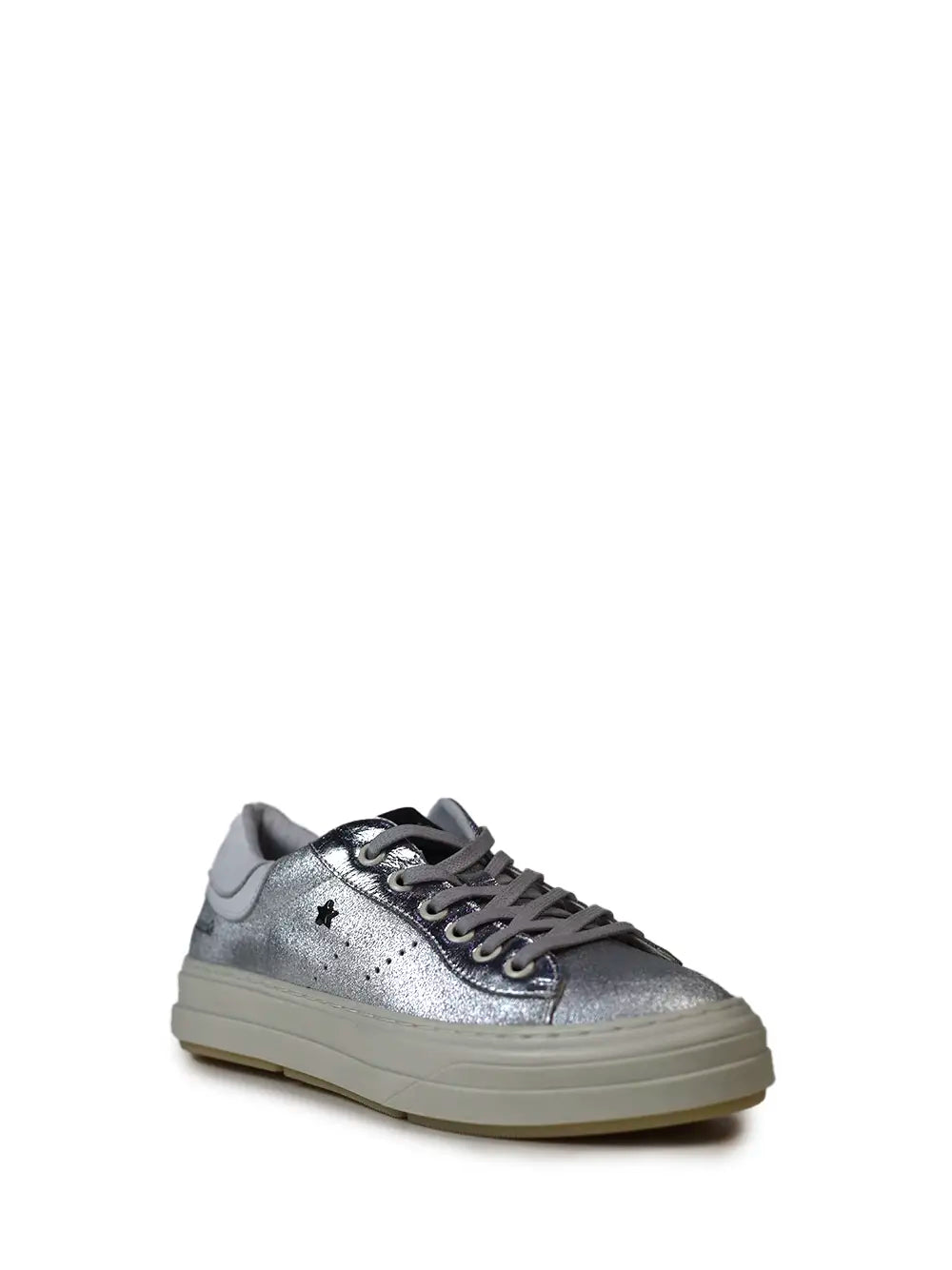 Tenis de Piel Plateada