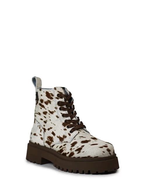 Brauner Stiefel mit Kuh-Animal-Print