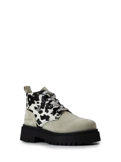 Beigefarbene Stiefel aus Wildleder und Kuh-Animal-Print