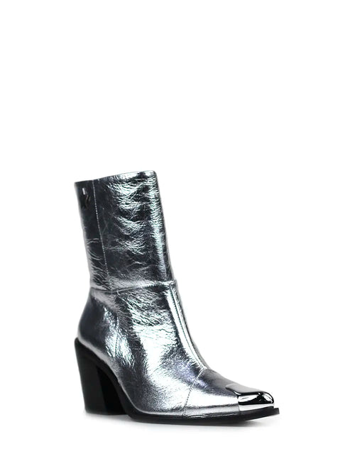 Silberner Lederstiefel mit Metallkappe