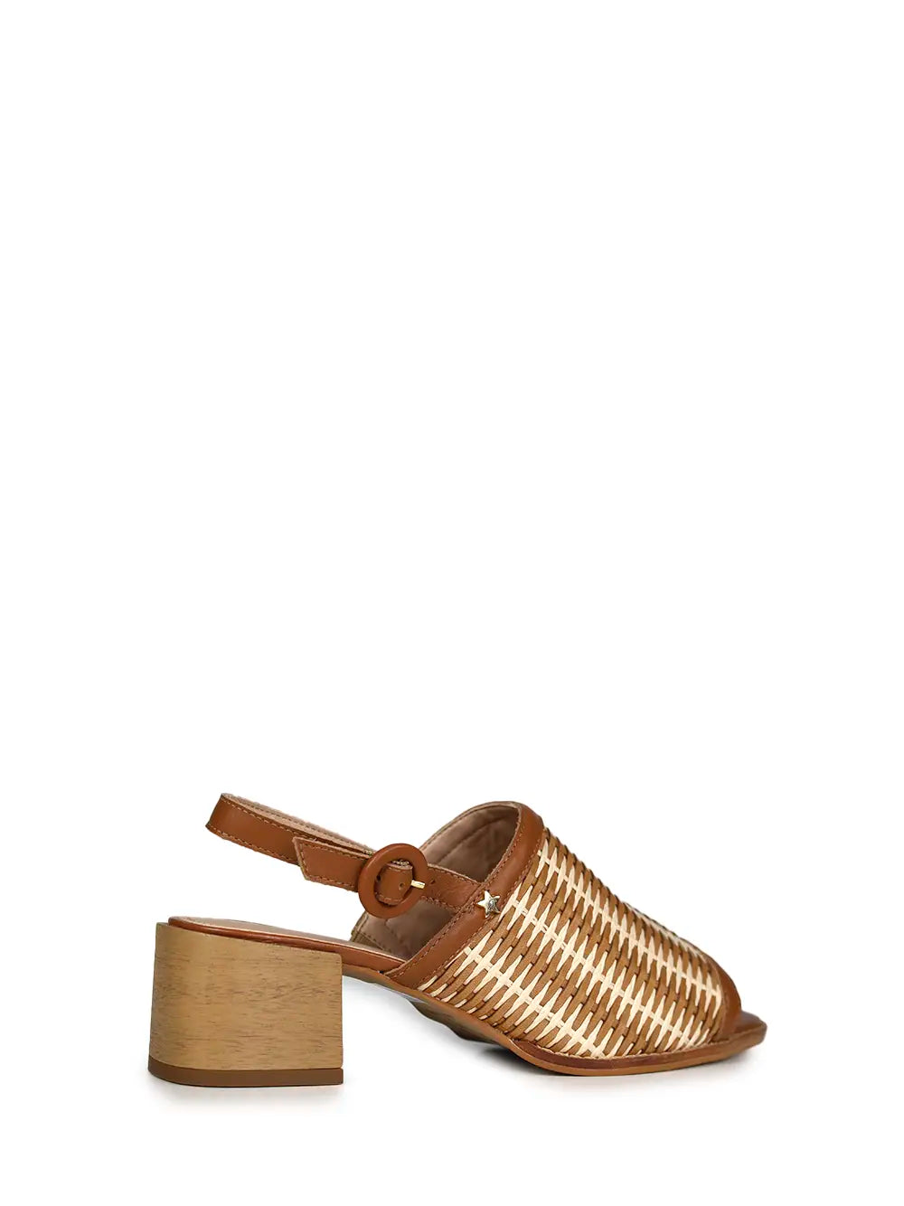 Sandália em Pele Castanha Entrançada