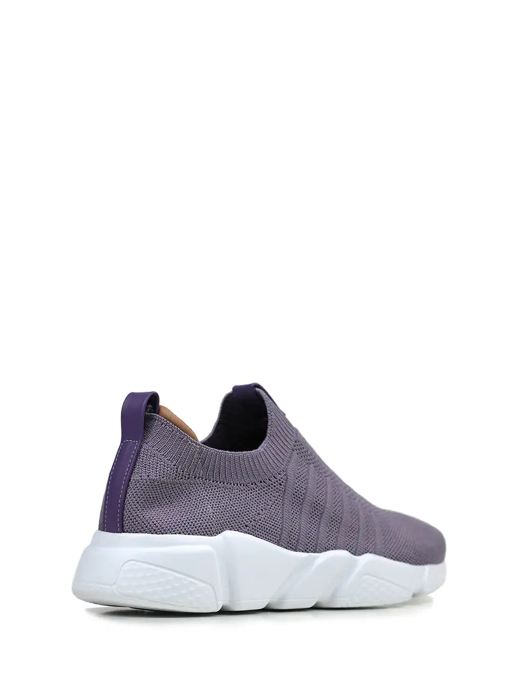 Zapatillas moradas de tela con suela gruesa