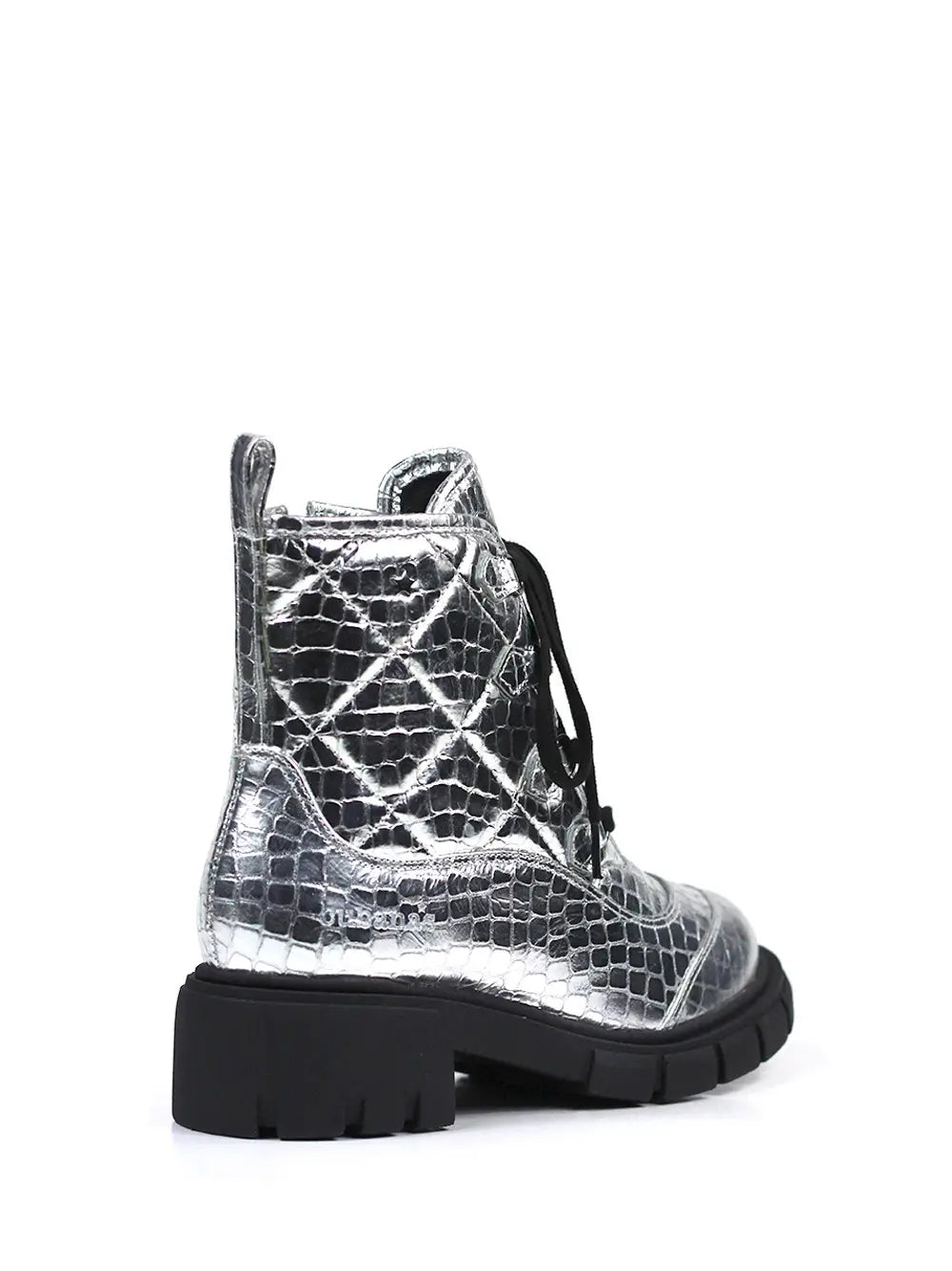 Silberner Lederstiefel mit Traktorsohle