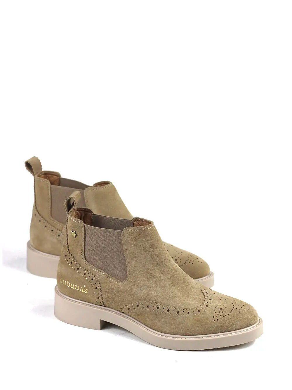 Beiger Wildlederstiefel mit beiger Sohle