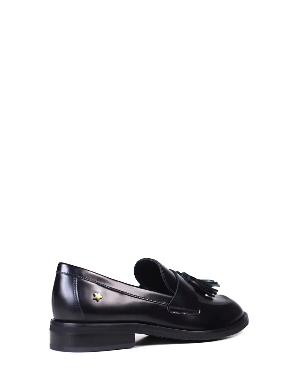 Mocasín negro de piel con detalle de flecos