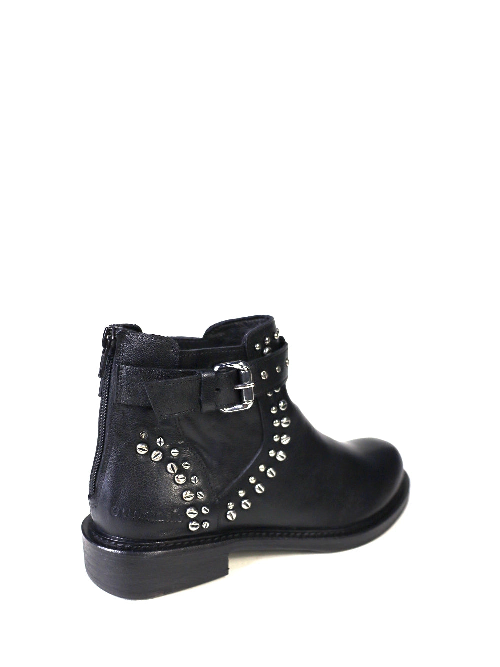 Bota Preta em Pele com Tachas