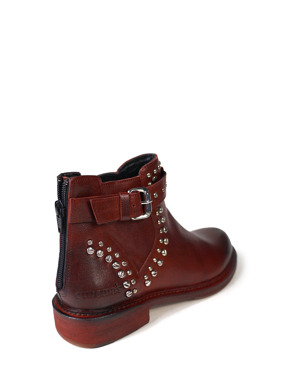 Bota em Pele Bordeaux com Tachas