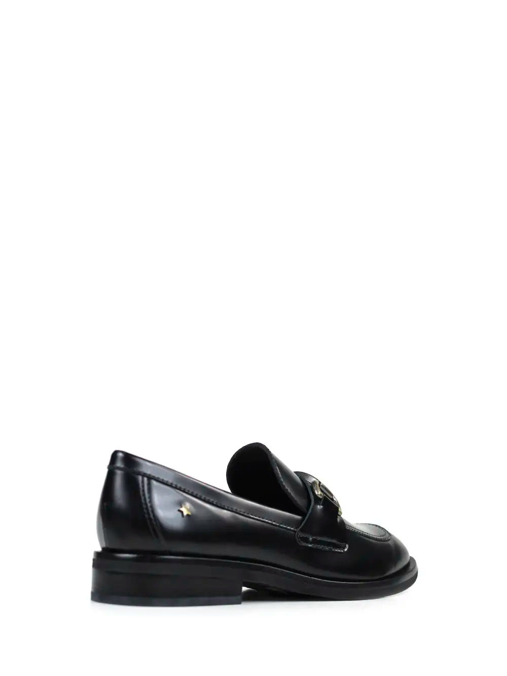 Mocasines negros de piel con detalle dorado