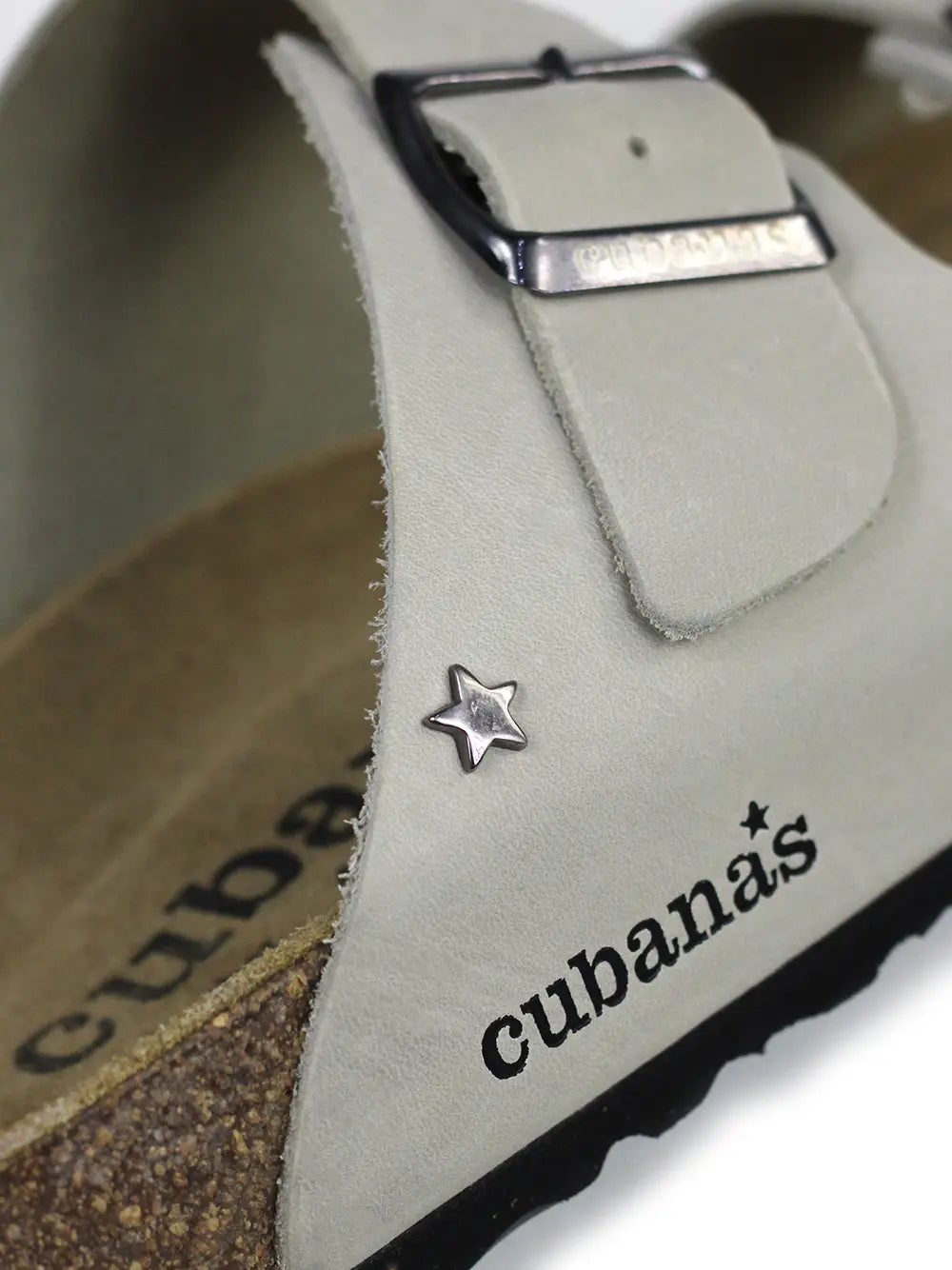 Sandália Homem em Pele Off-White com Duas Tiras