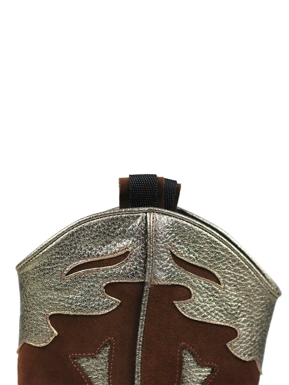 Bota em Camurça Castanha com Pormenores em Dourado