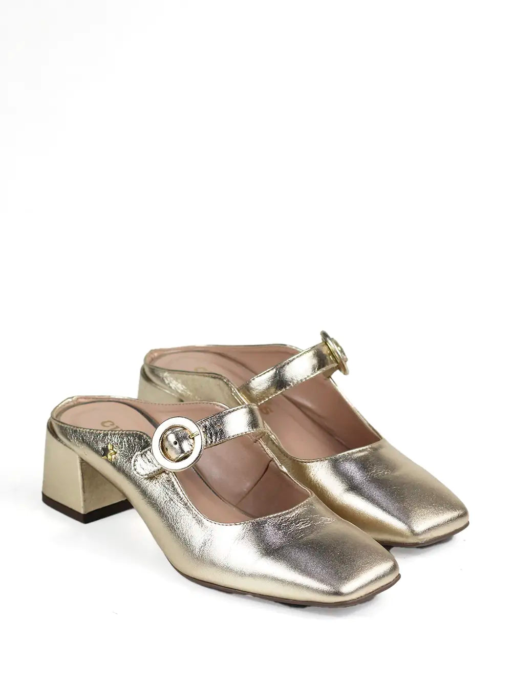 Mule em Pele Dourada e Fecho de Fivela