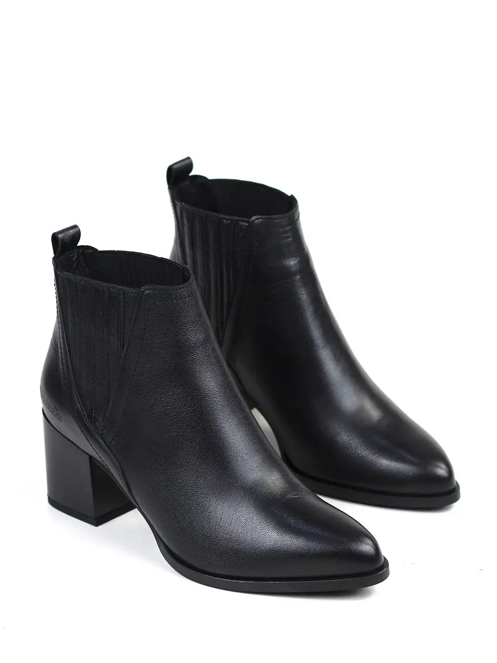 Bota Preta em Pele Texturizada com Salto em Bloco