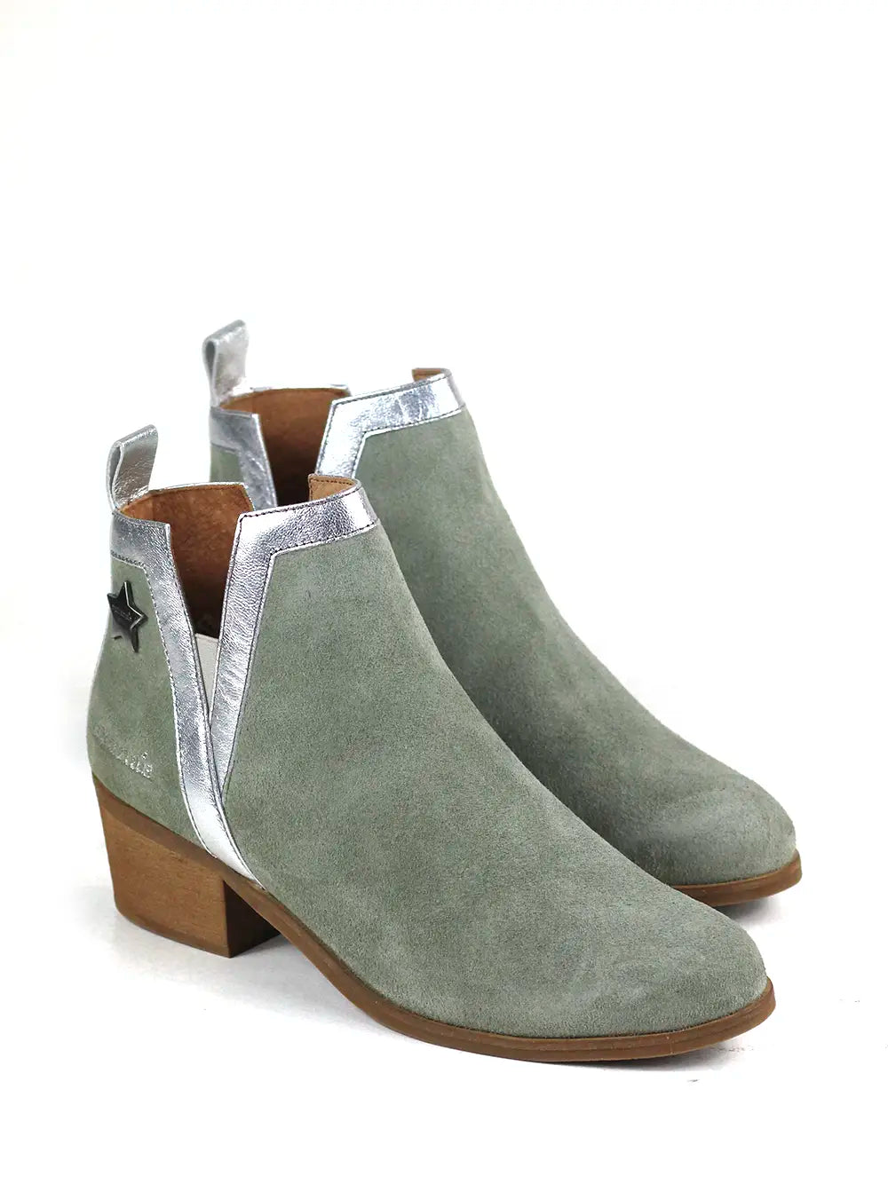 Green suede boot with block heel