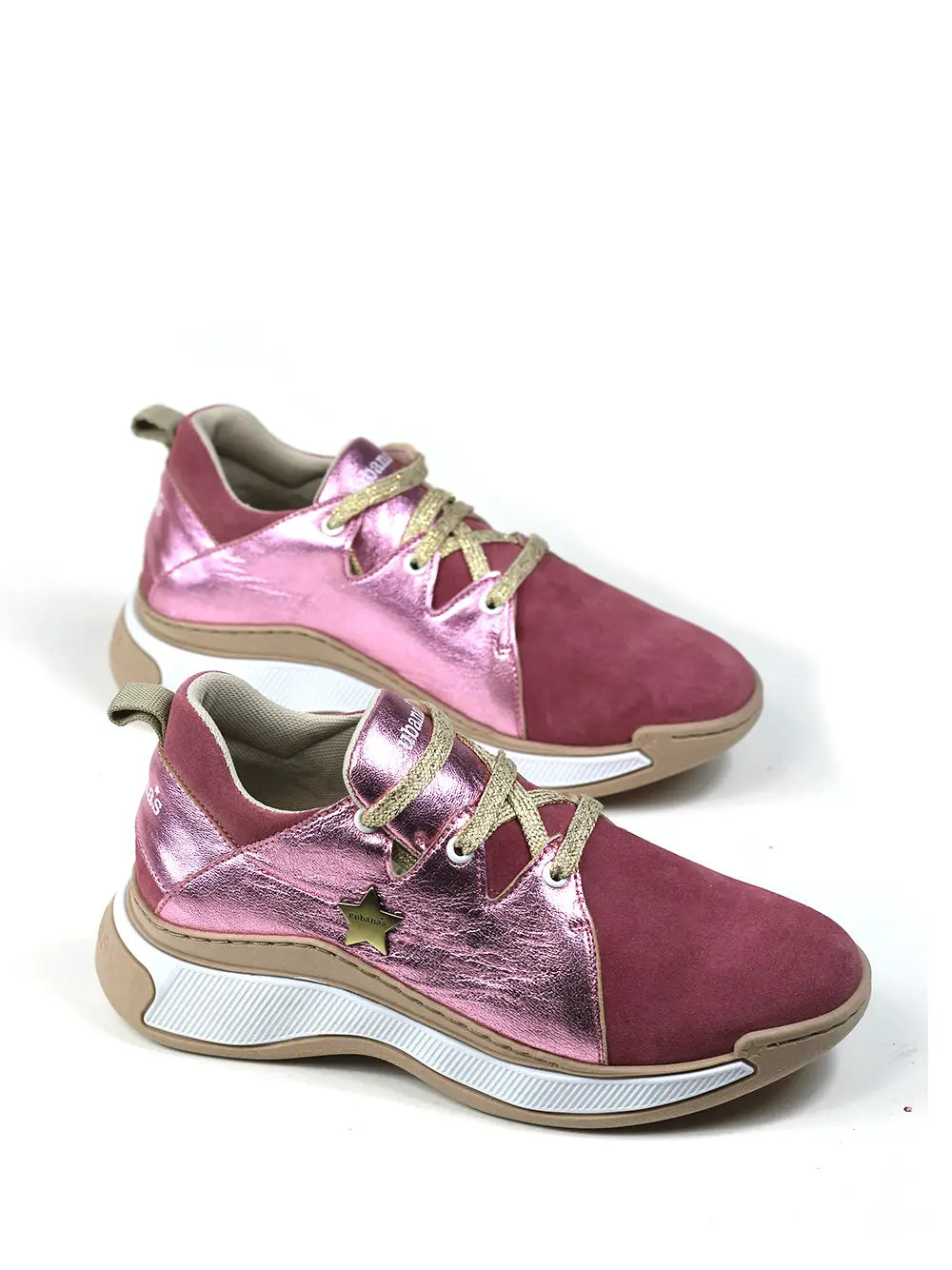 Ténis em Pele Rosa Metalizada e Sola Volumosa