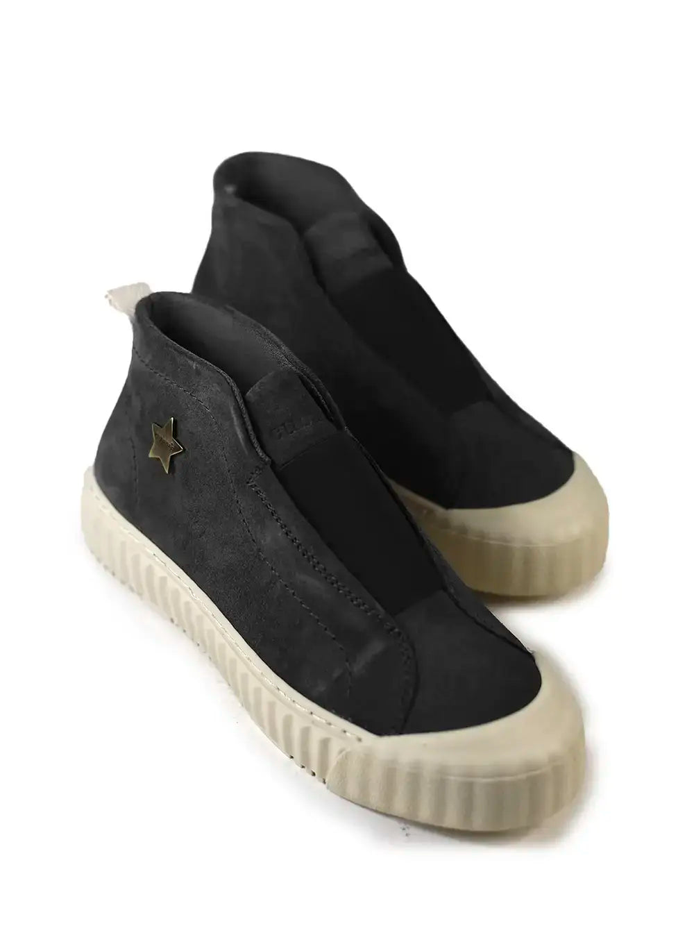 Ténis em Camurça Preta