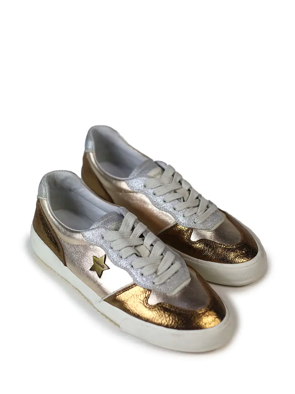 Zapatillas de piel plateadas y doradas