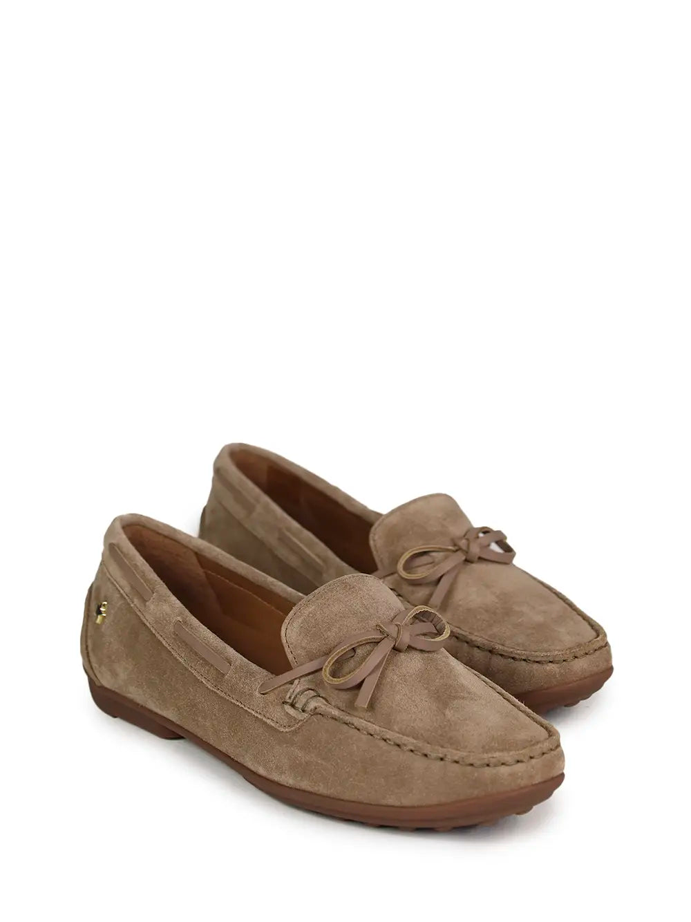 Loafer em Camurça Castanha e Laço