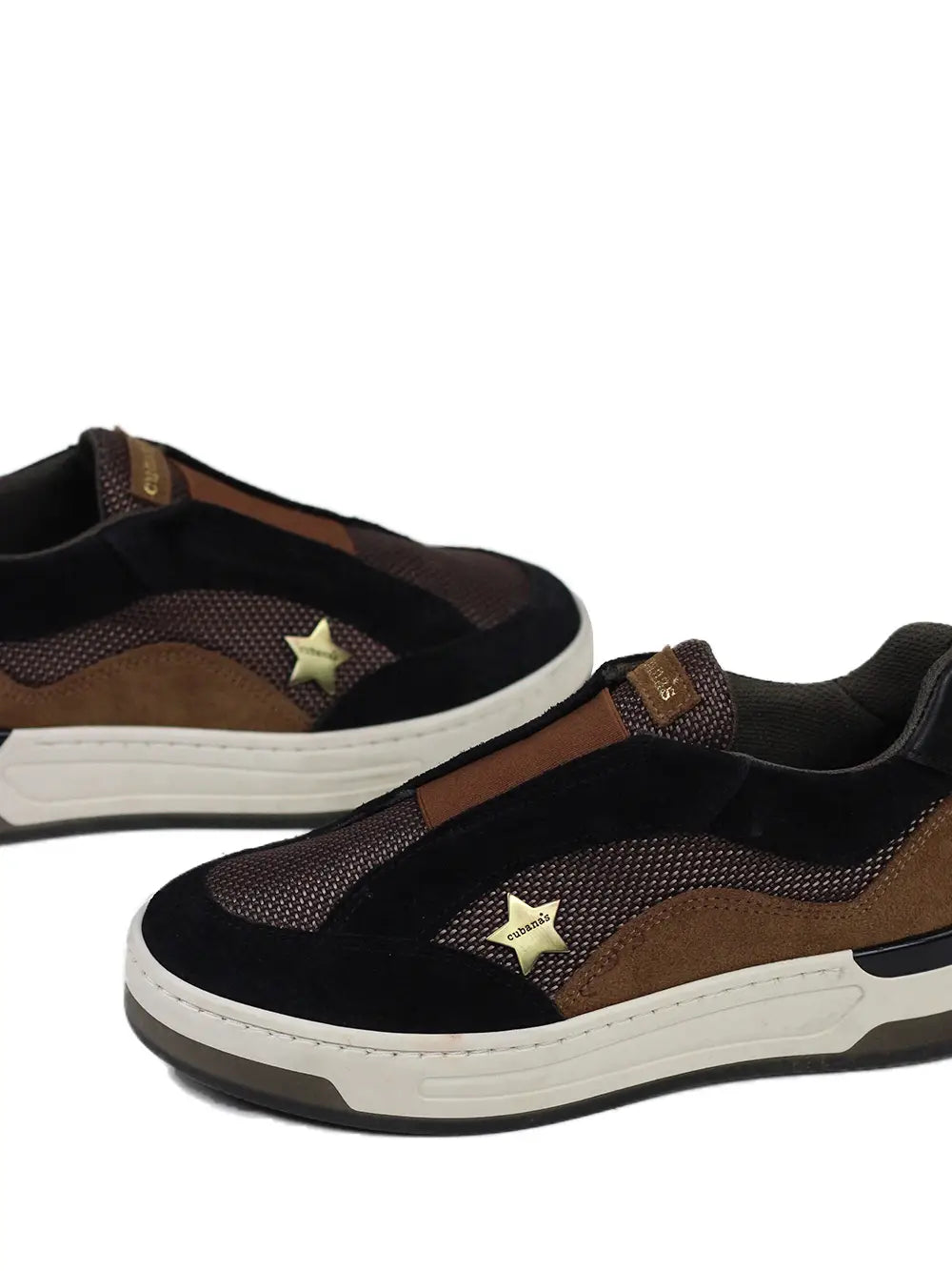 Ténis em Camurça Castanha e Sola Flat