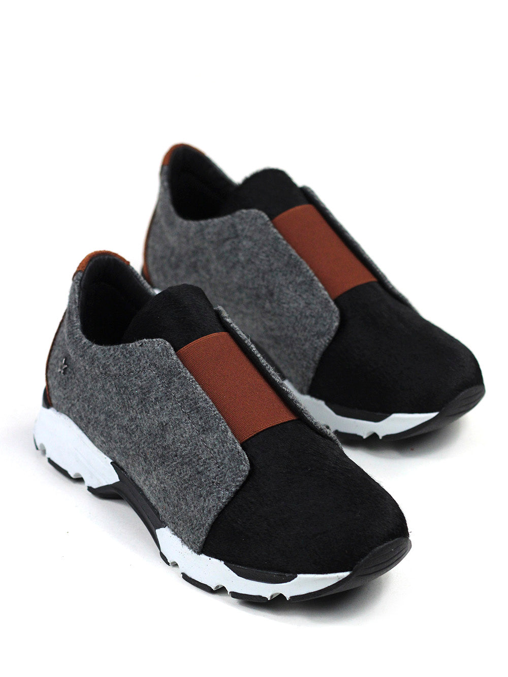 Ténis de Burel Cinza com Pelo Preto