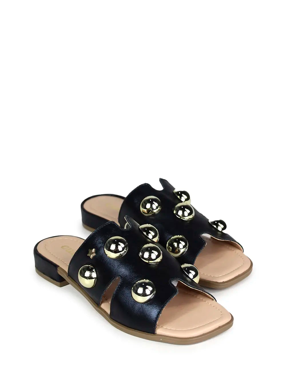 Sandália Preta em Pele e Tachas Redondas