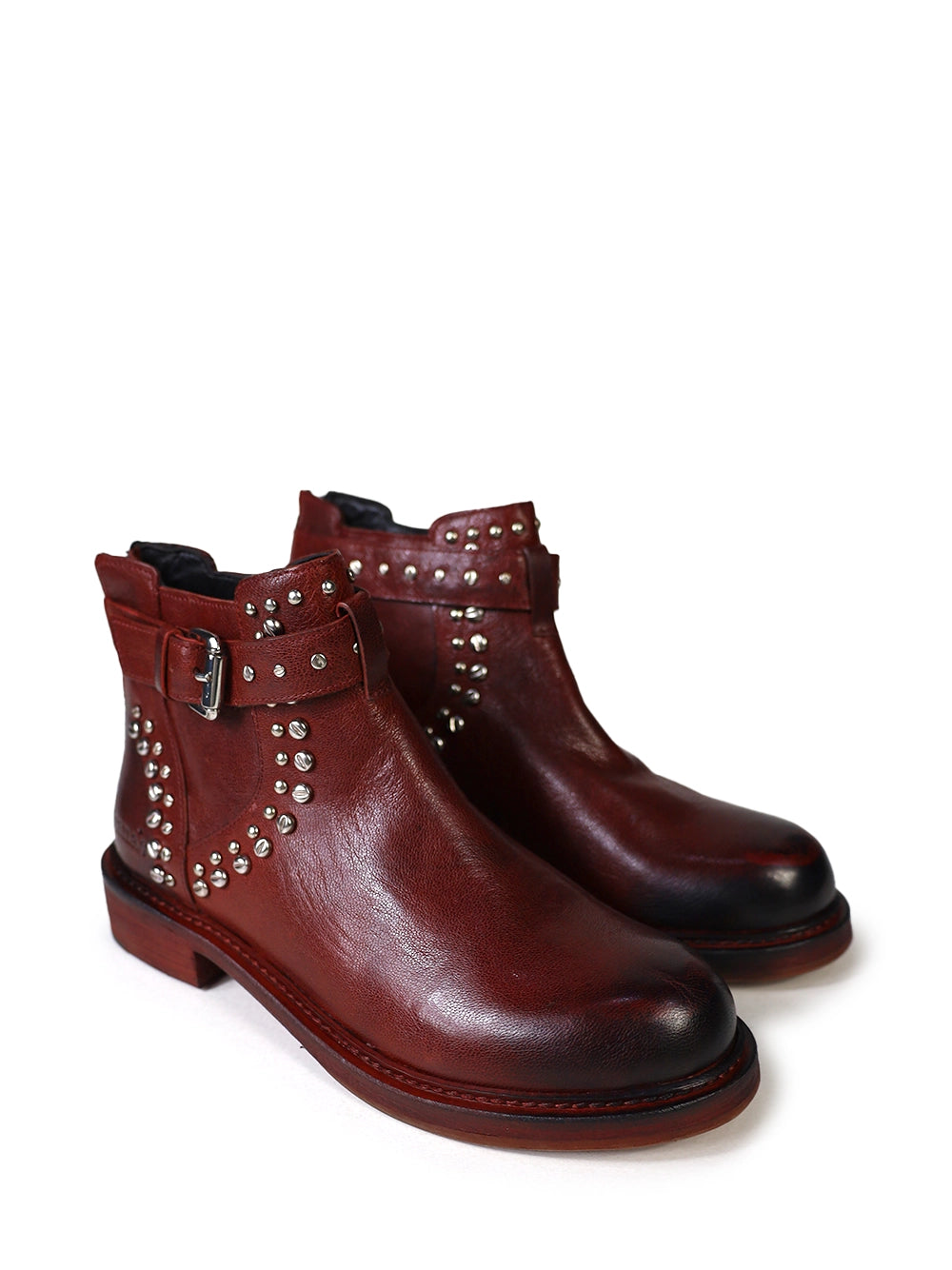 Bota em Pele Bordeaux com Tachas