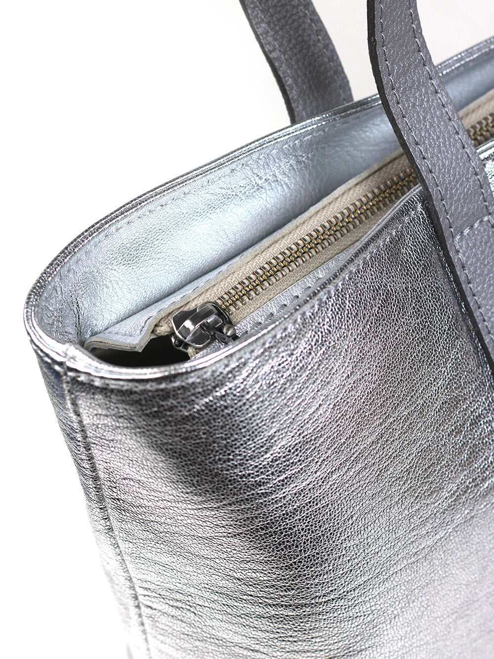 Bolso Shopper en Piel Metalizada Plateada