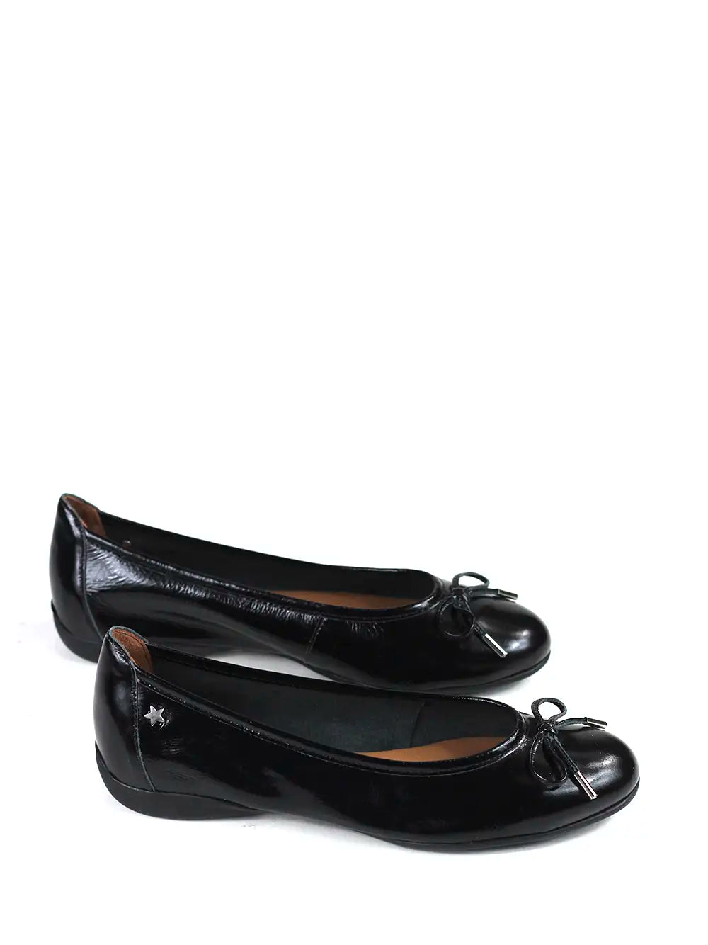 Sabrina Preta em Pele e Laço