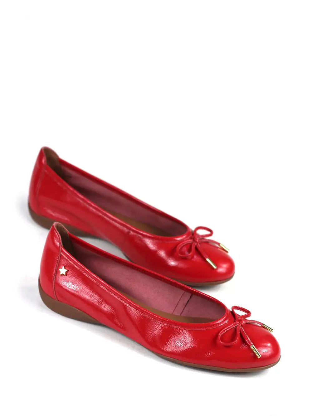 Sabrina em Pele Vermelha e Laço