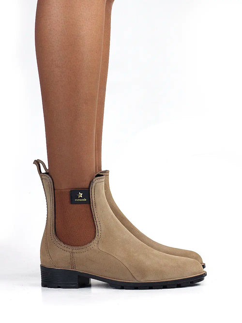 Kamelfarbene Gummistiefel mit Nubuk-Finish