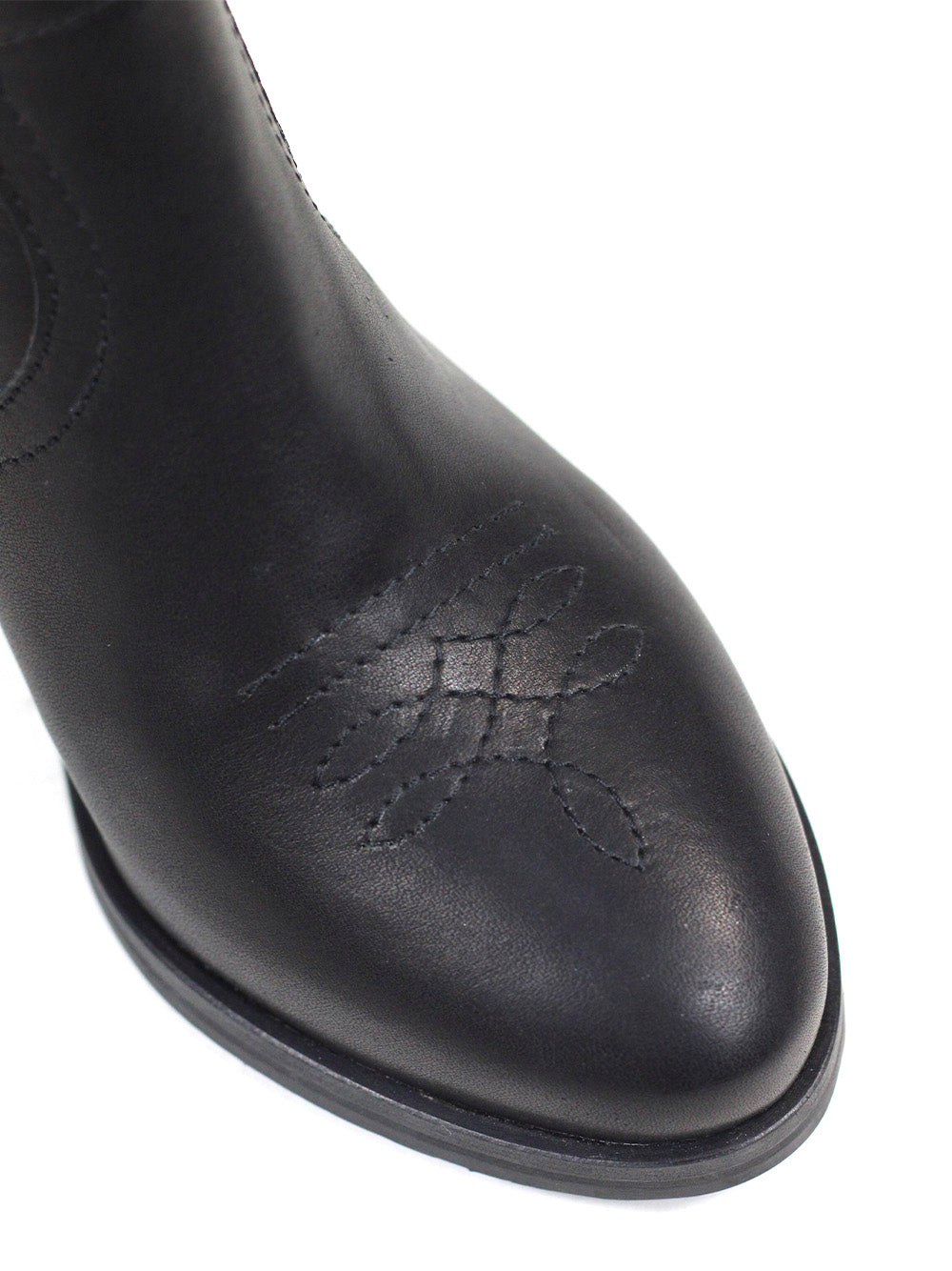 Stivale in pelle nera con tacco largo